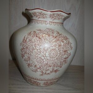 Vase Red Flowers and Leaves Ruffle Rim Lace Decor 9” High AAF Aldik